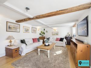 Living Room- click for photo gallery